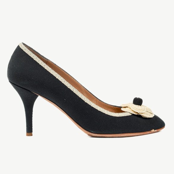 Chanel 06P Black Canvas Camellia-Rosette Pumps - Picture 1 of 10